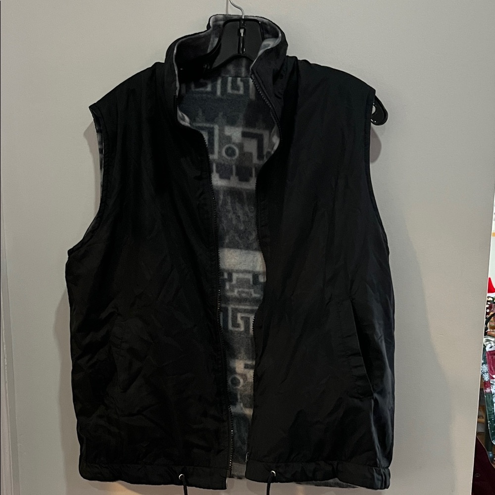 Geometric Patterned Gray Vest - Picture 2 of 2